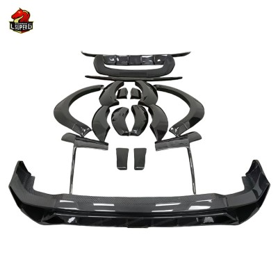 Обвес из углеродного волокна для Audi Q8: Черный Лукс