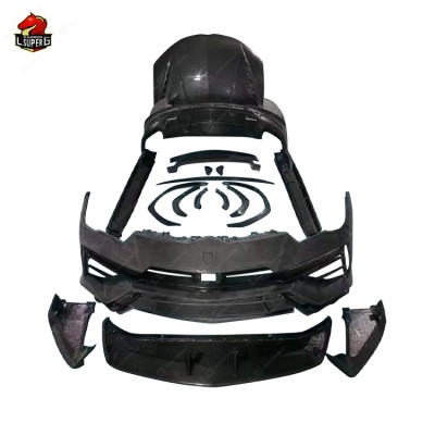 Комплект обвеса для Lamborghini Urus из карбона - стиль