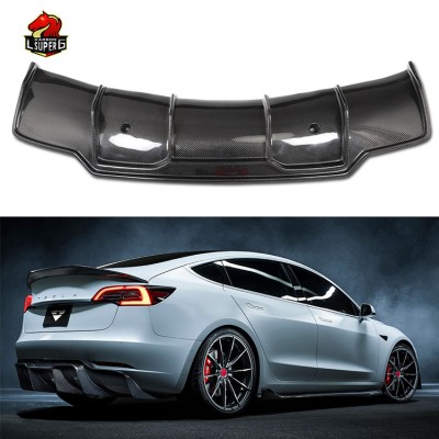 Диффузор заднего бампера Tesla Model 3 в черном углерод