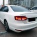 Задний фонарь Volkswagen Jetta красного цвета с динамич